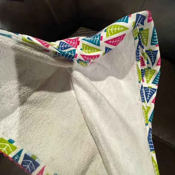 2~maker's HOLIDAY hand towel Colorful Christmas Tree 16” x 28”(40.6cm x 71.1cm) - Picture 4 of 11